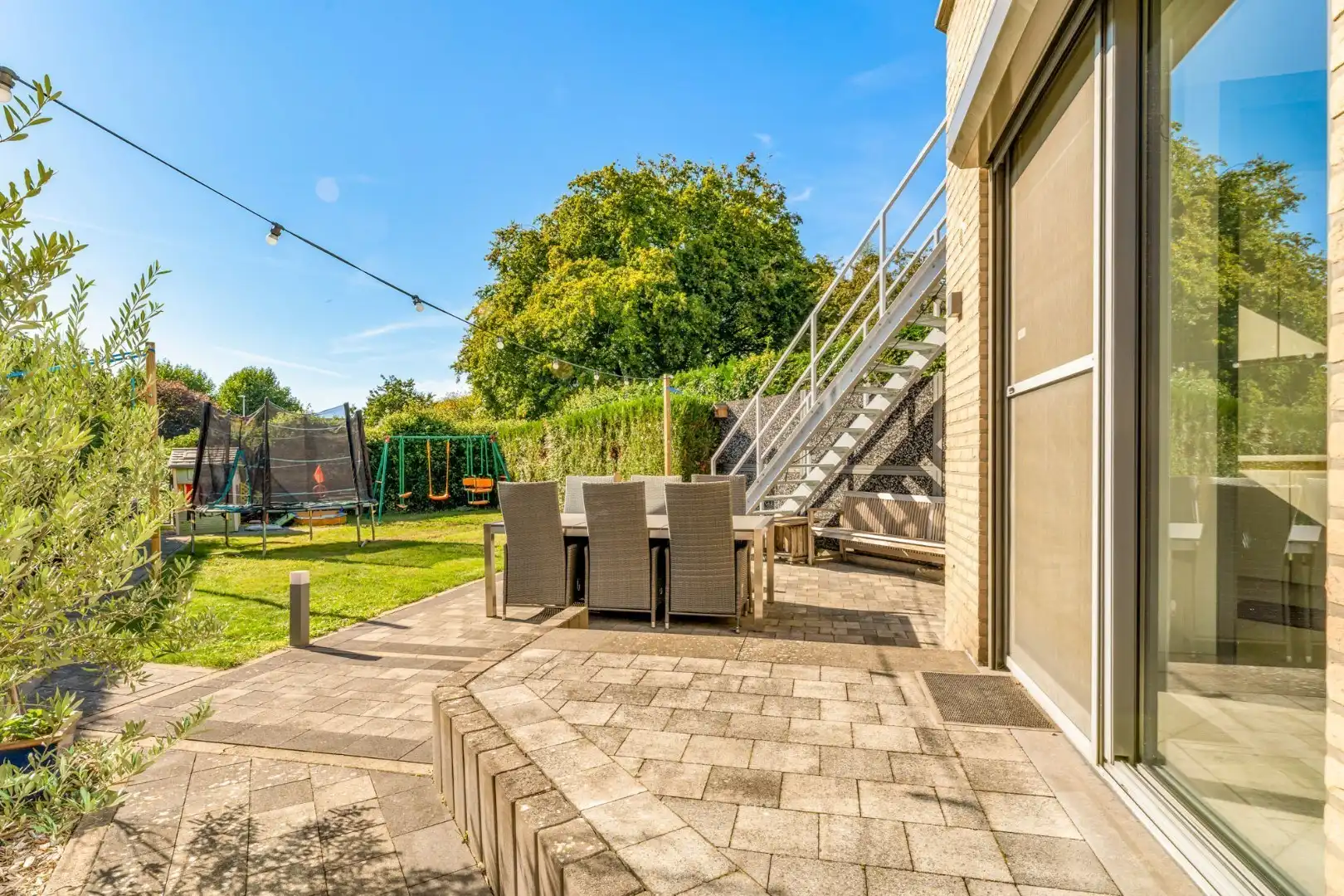 Zeer ruime, goed afgewerkte woning met diverse mogelijkheden nabij het centrum van Maaseik! foto 29