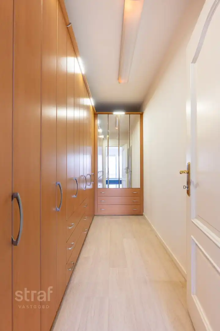 3 slaapkamerappartement met 2 terrassen op Linkeroever foto 8
