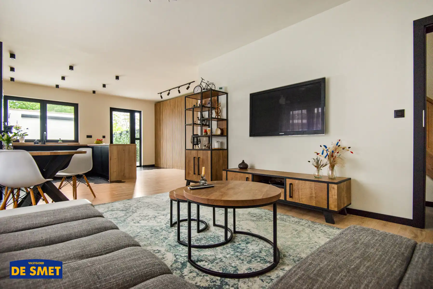 Luxueuze, volledig vernieuwde HOB met tuin en garage + oprit foto 4