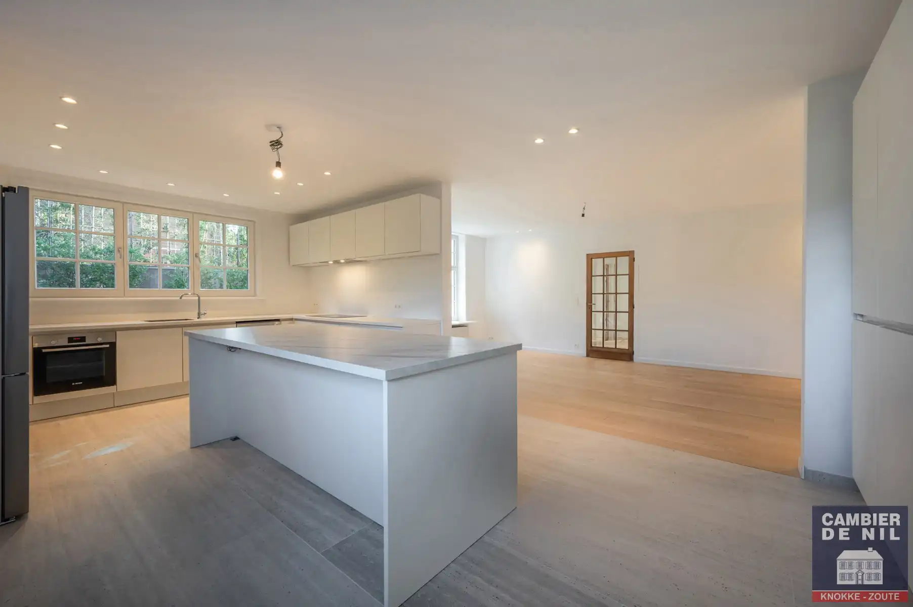 Gerenoveerde, ongemeubelde koppelvilla met zuidgerichte tuin palend aan de golf - Zoute foto 9