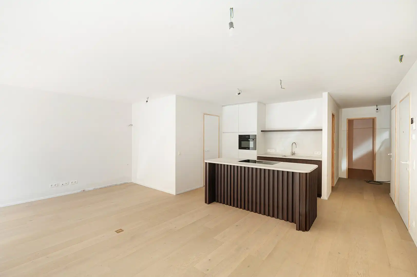 Prachtig nieuwbouwappartement met 2 slaapkamers gelegen op de gelijkvloerse verdieping. foto 6