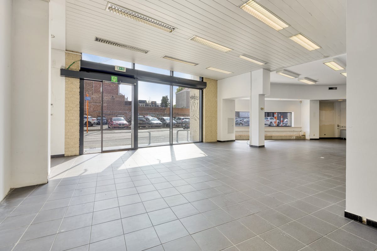 Commerciële ruimte van 428m2 in hartje Hasselt foto 11