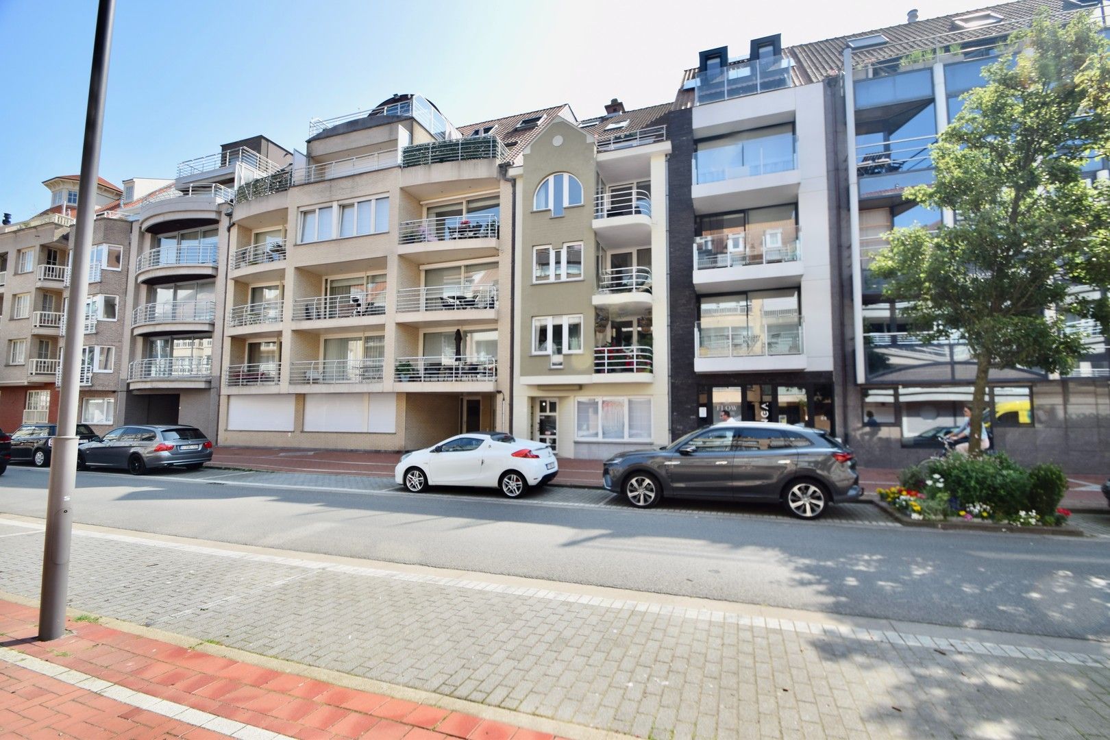 Instapklaar appartement gelegen op een centrale ligging te Knokke, vlakbij de winkels en de zee foto 15