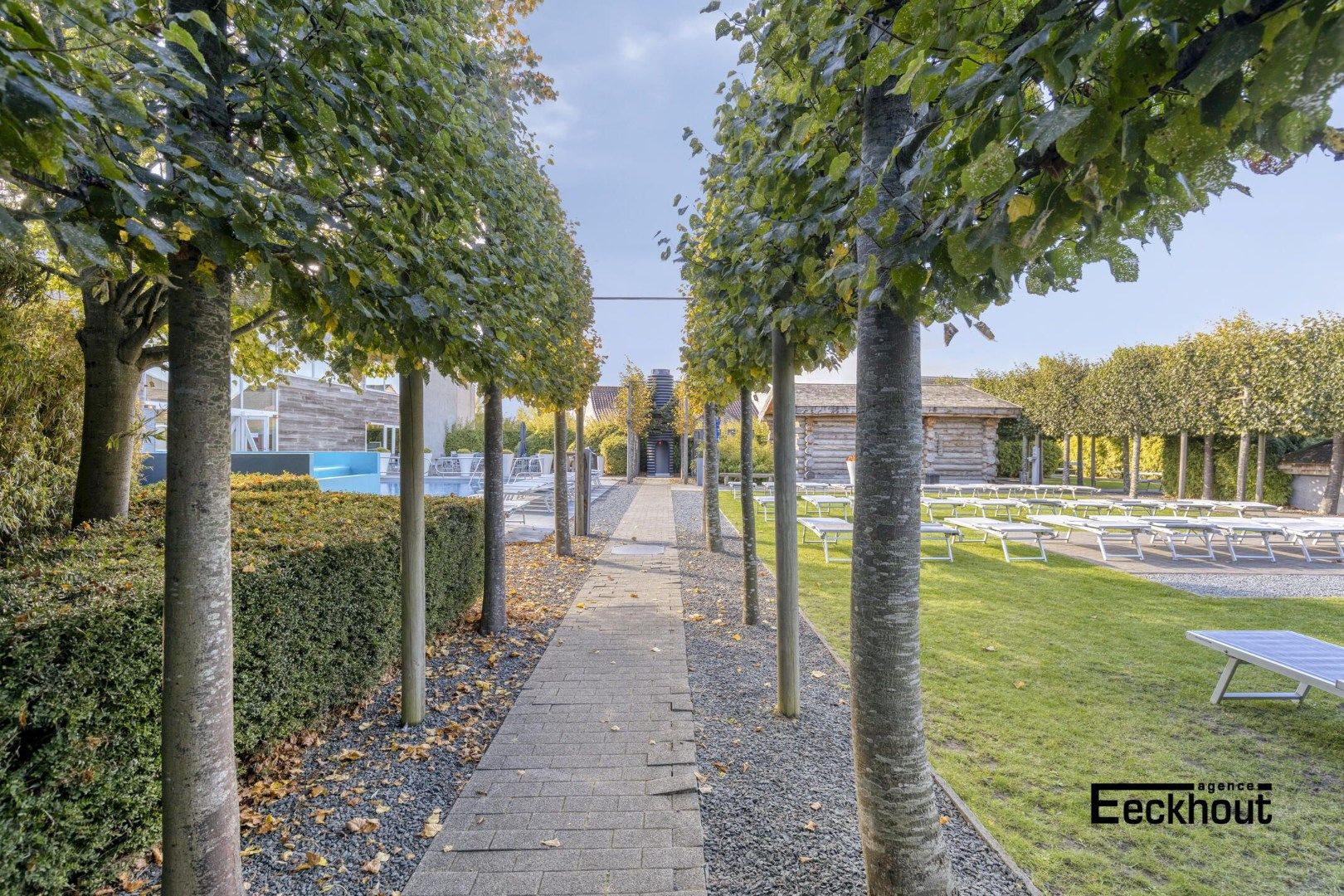 Handelscomplex op gunstige locatie foto 5