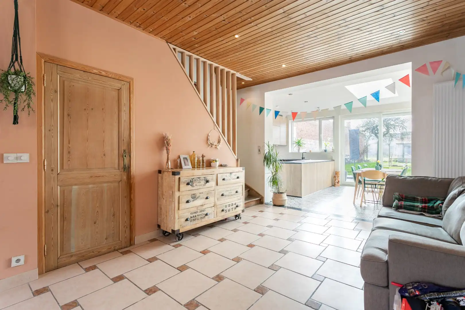 Instapklare woning met 4 slaapkamers en tuin te Huizingen foto 9