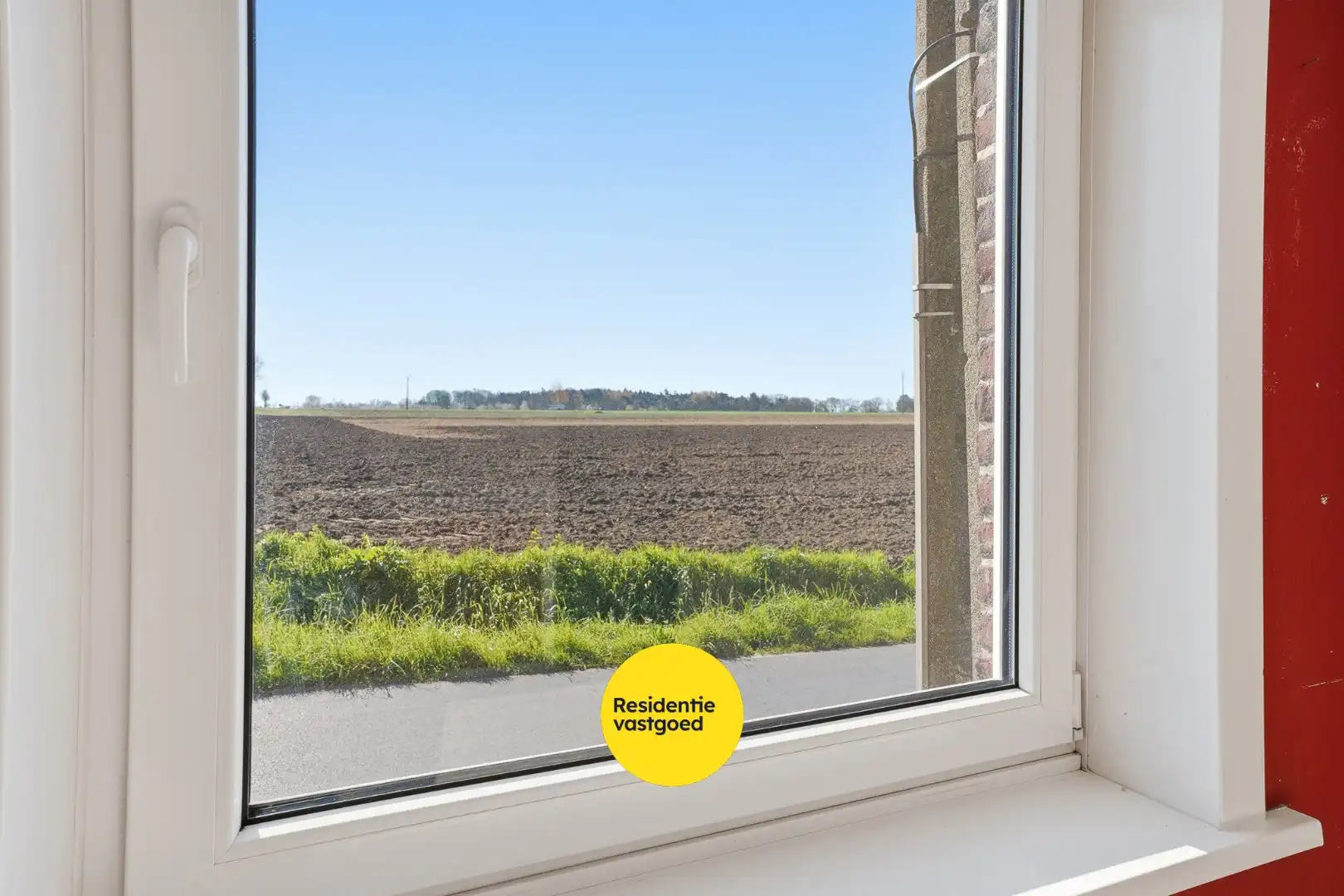 Te renoveren hoekwoning met 3 slaapkamers, tuin en centrale ligging in Ichtegem foto 11