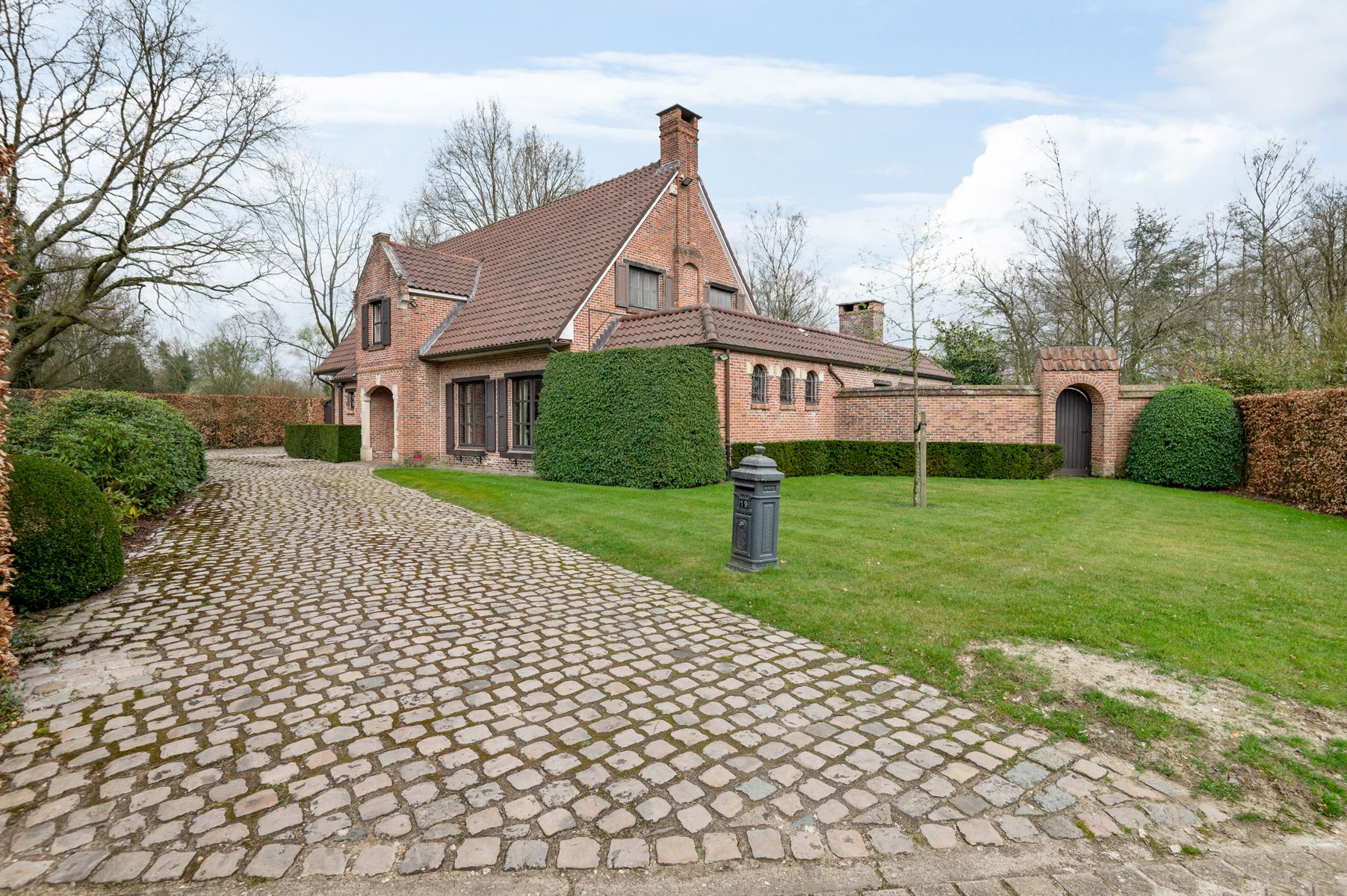 Te renoveren villa met uniek vrij zicht op ca. 2.065m². foto 31