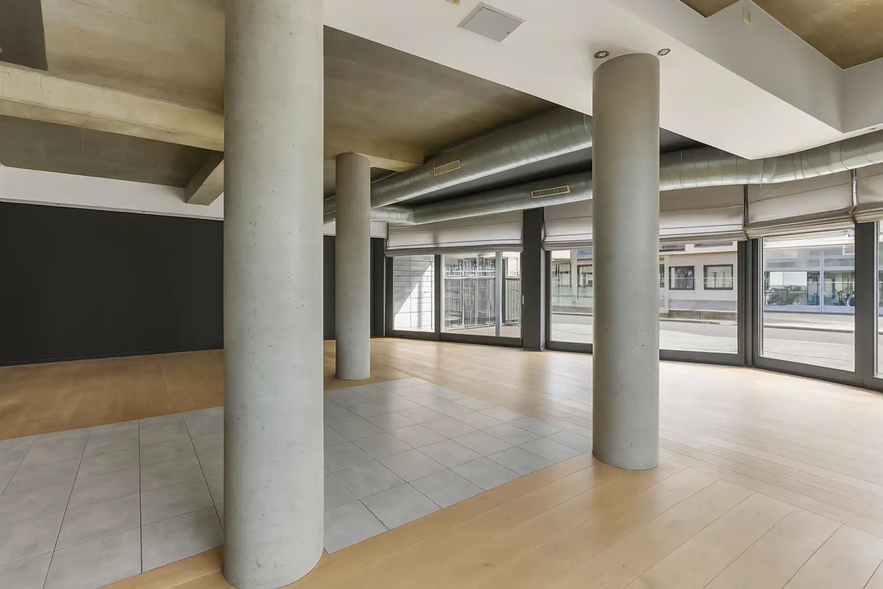 Handelspand + appartement op AAA+ locatie! foto {{pictureIndex}}