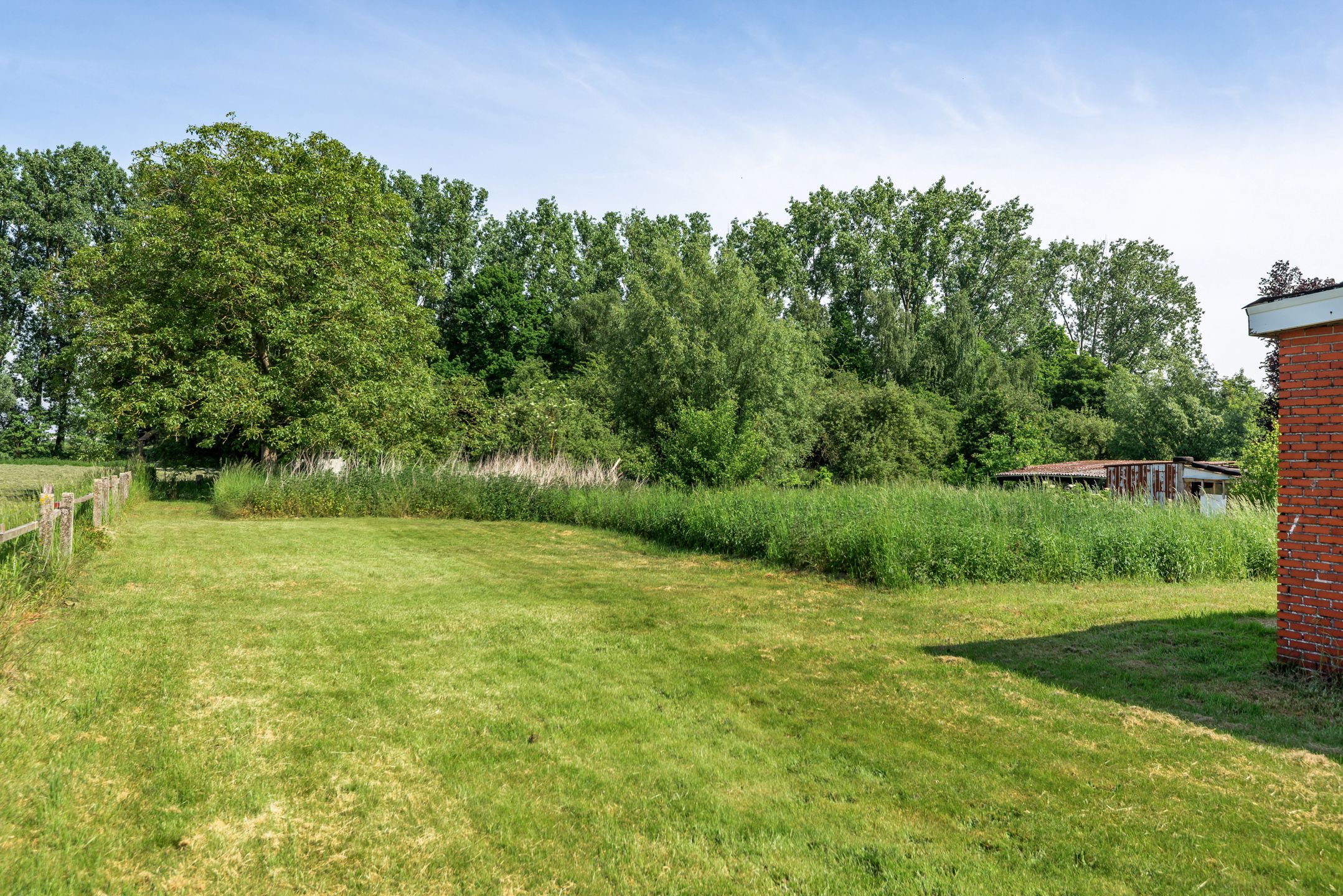 Te renoveren woning met schuur foto 6