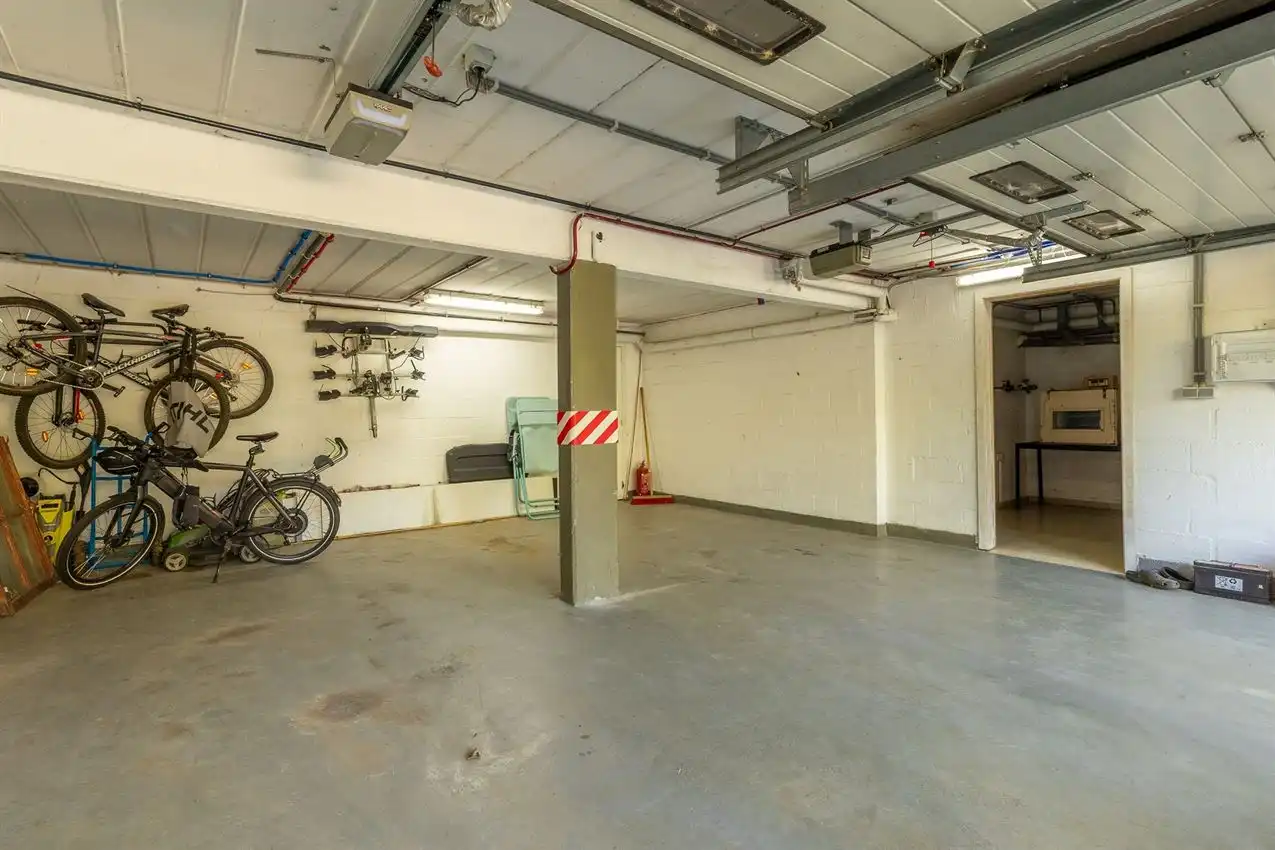 Klassieke villa met parktuin en verfijnde woonstijl op 2.663 m² foto 34