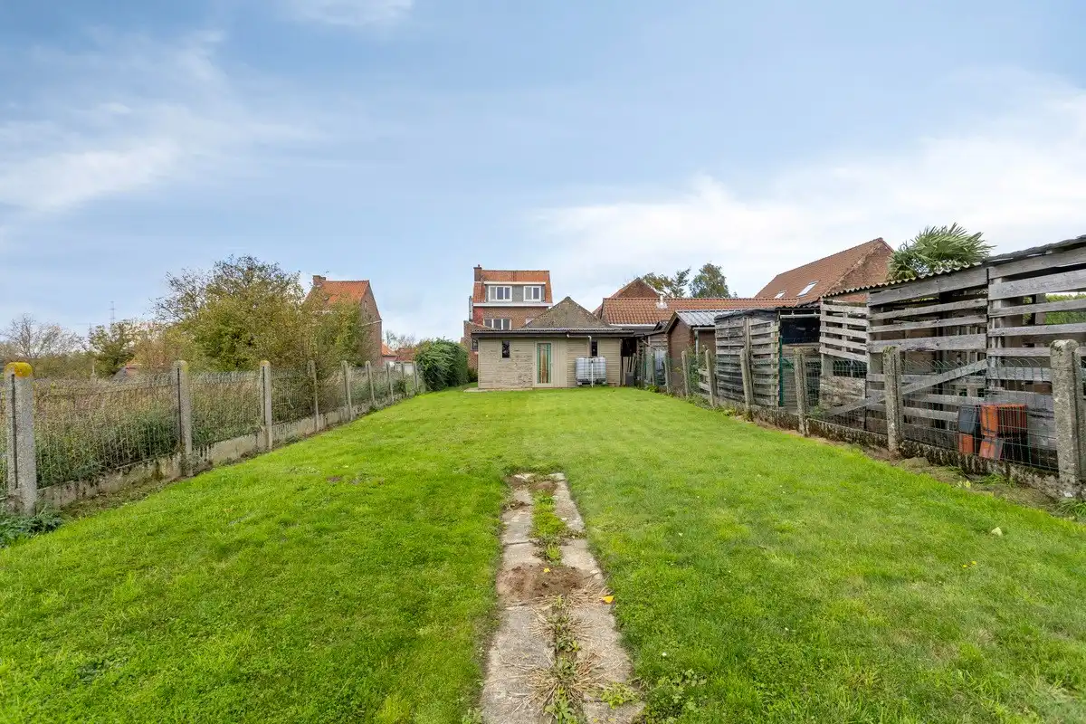 Woning met 5 slaapkamers en grote tuin. foto 4