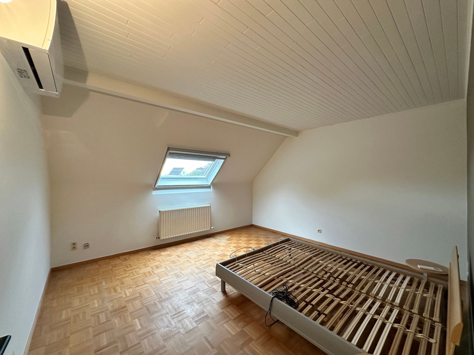 Gerenoveerde instapklare woning met tuin & terras & garages foto 30