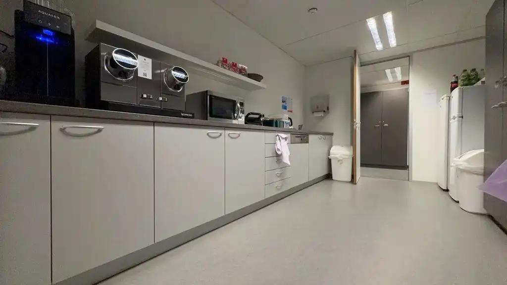 Gelijkvloerse kantoren te koop langs Singel in Antwerpen foto 21