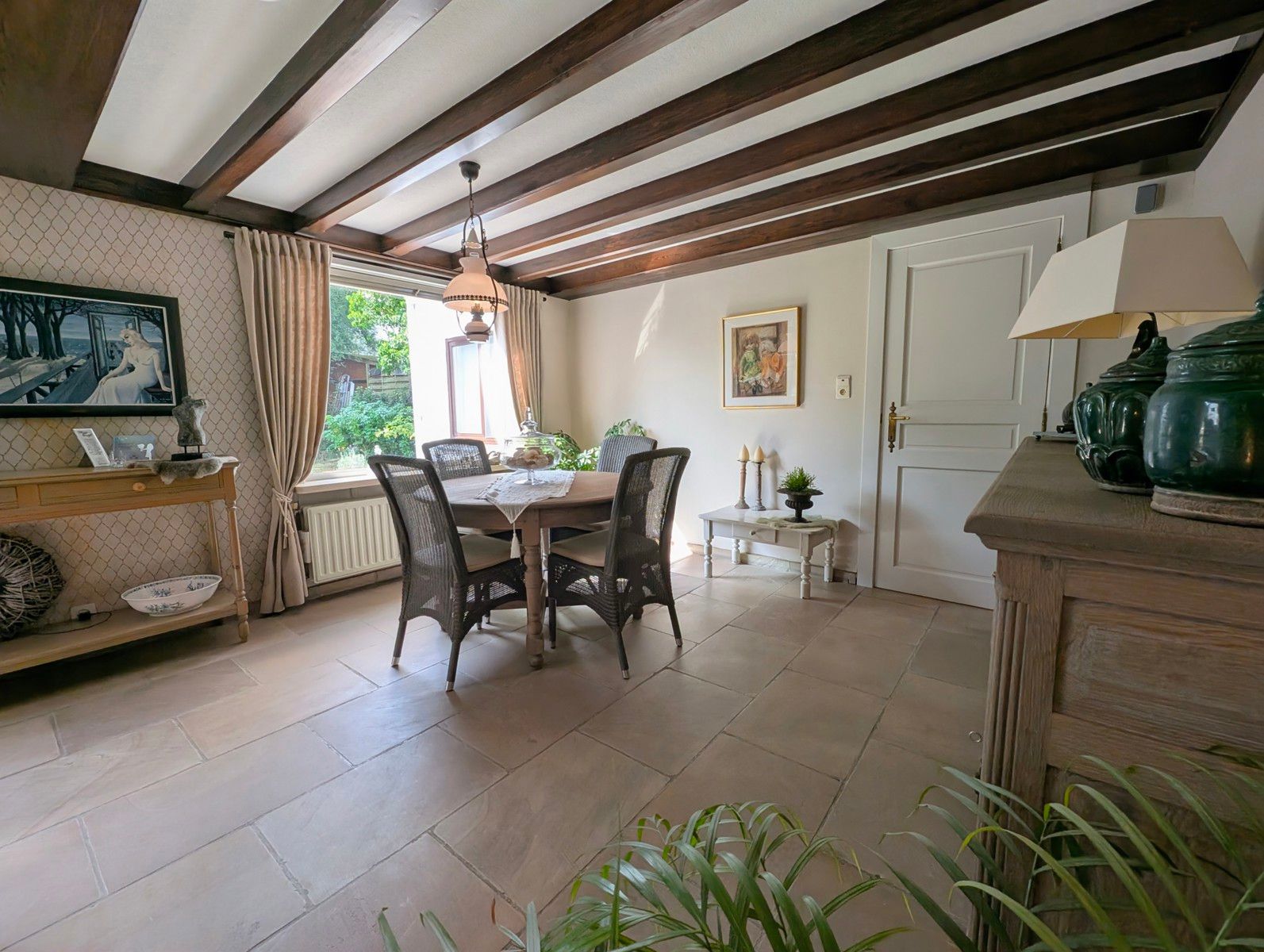 Vrijstaande villaatje met nieuwe keuken & badkamer. (op 519m² grond) foto 6