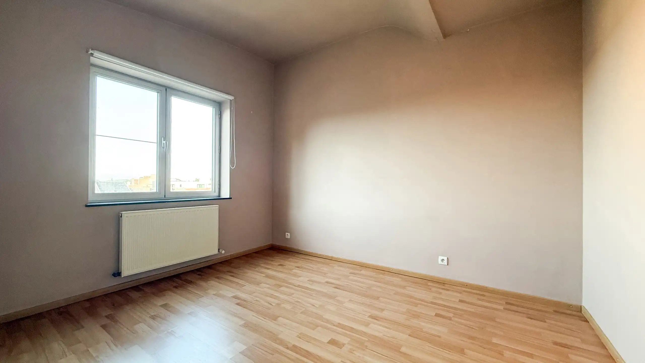 Karaktervol pand met 6 slpkms en renovatiepotentieel in HH ! foto 17