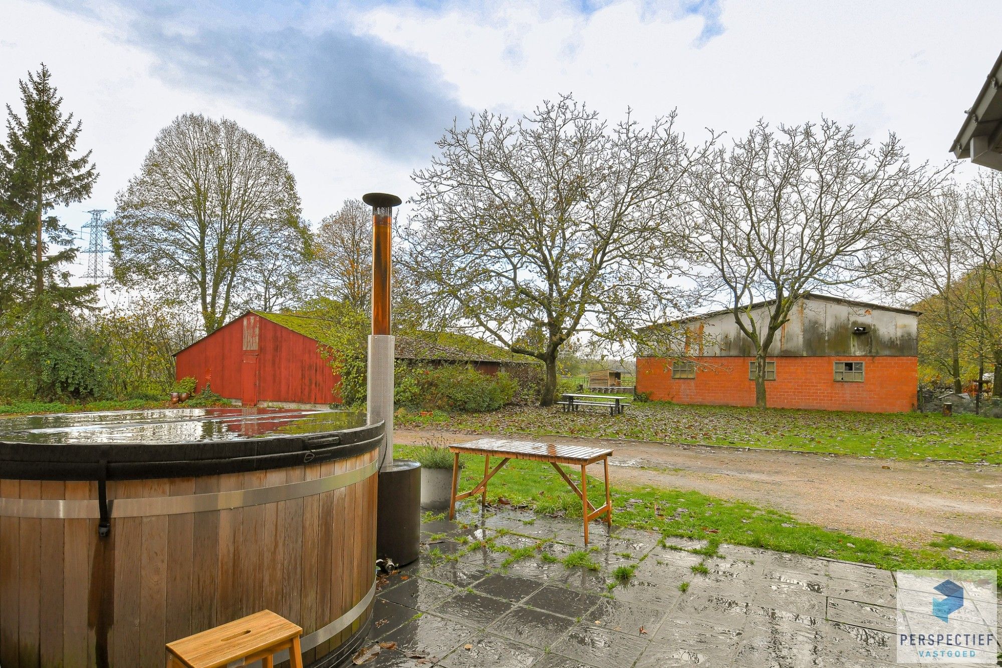 BEZOEKMOMENT WOENSDAG 3/12 VAN 15U30 TOT 17U | Landelijke woning met een magazijn, schuur en weide op 10 224m² foto 7