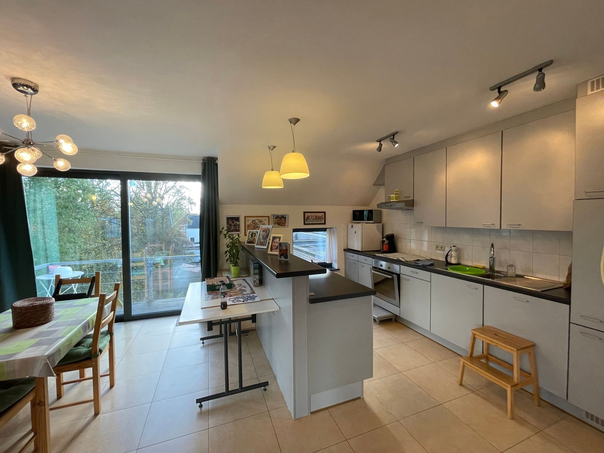 LEDE - Ruim, lichtrijk duplexappartement vlakbij de dorpskern. foto 4