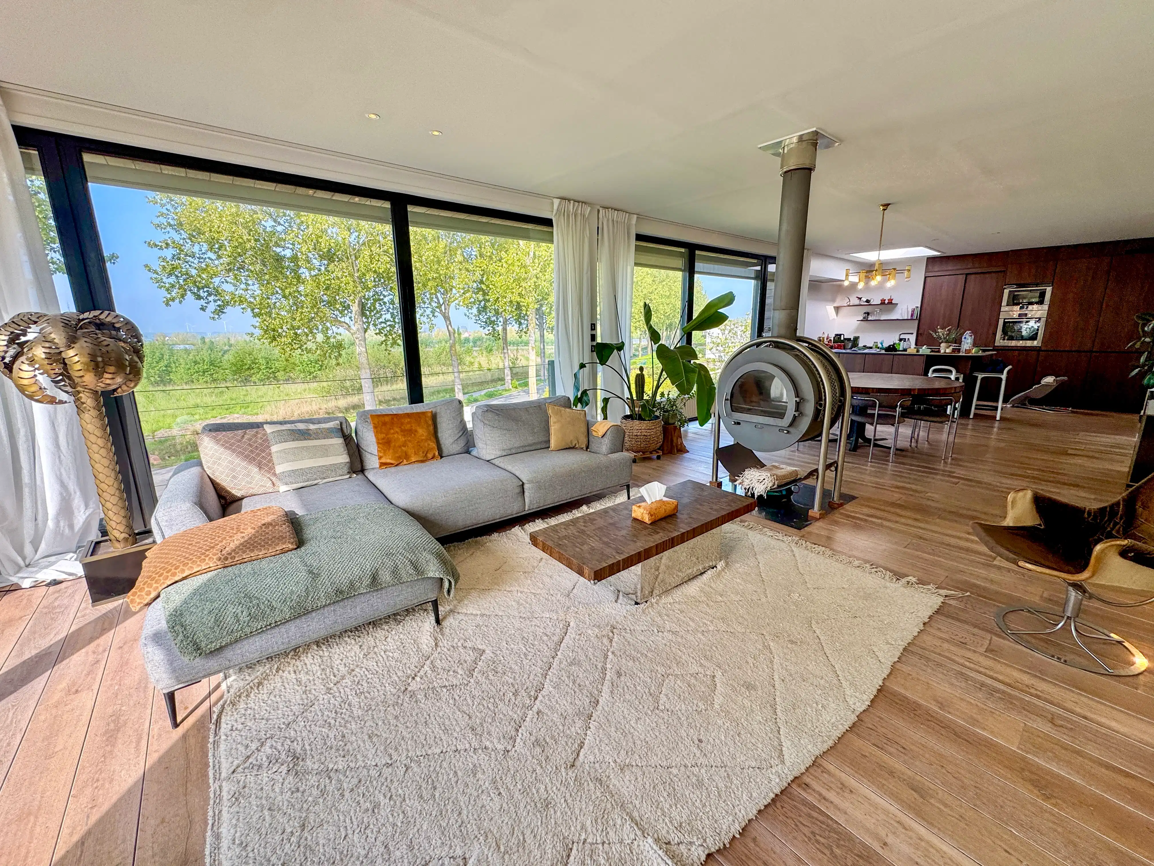 Woning met magazijn/loods foto 4