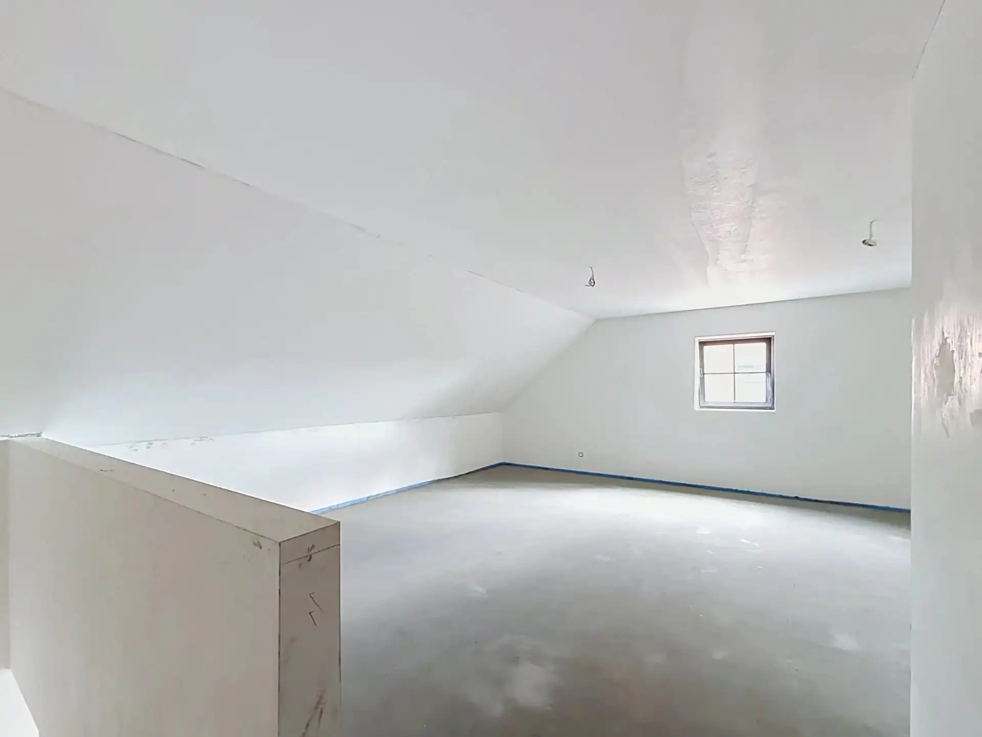 Moderne halfopen nieuwbouwwoning op een topligging nabij het centrum van Lommel. foto 31