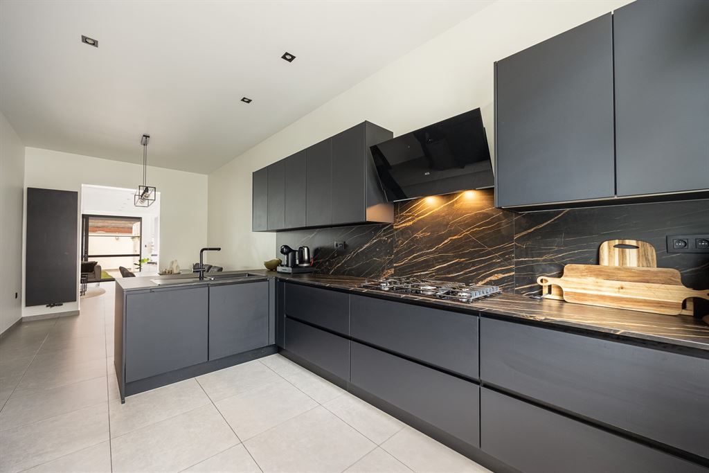 Energiezuinige woning met 4 slpk op toplocatie foto {{pictureIndex}}