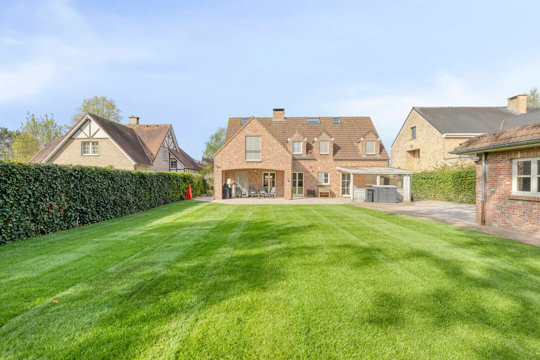 Klassevolle woning en zonnige tuin op een uitstekende ligging foto 30