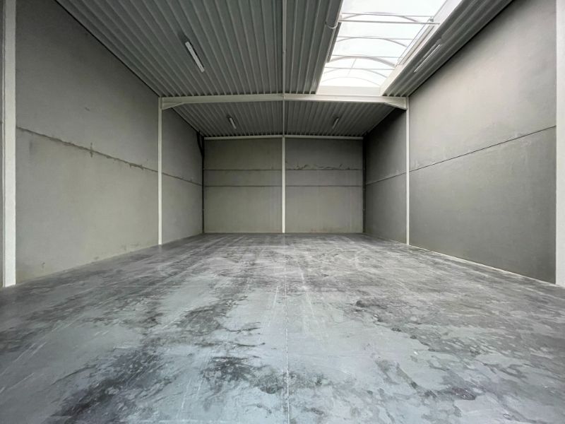 Nieuwbouw magazijnruimte te huur op toplocatie, vlakbij het "EI Kortrijk". foto 3