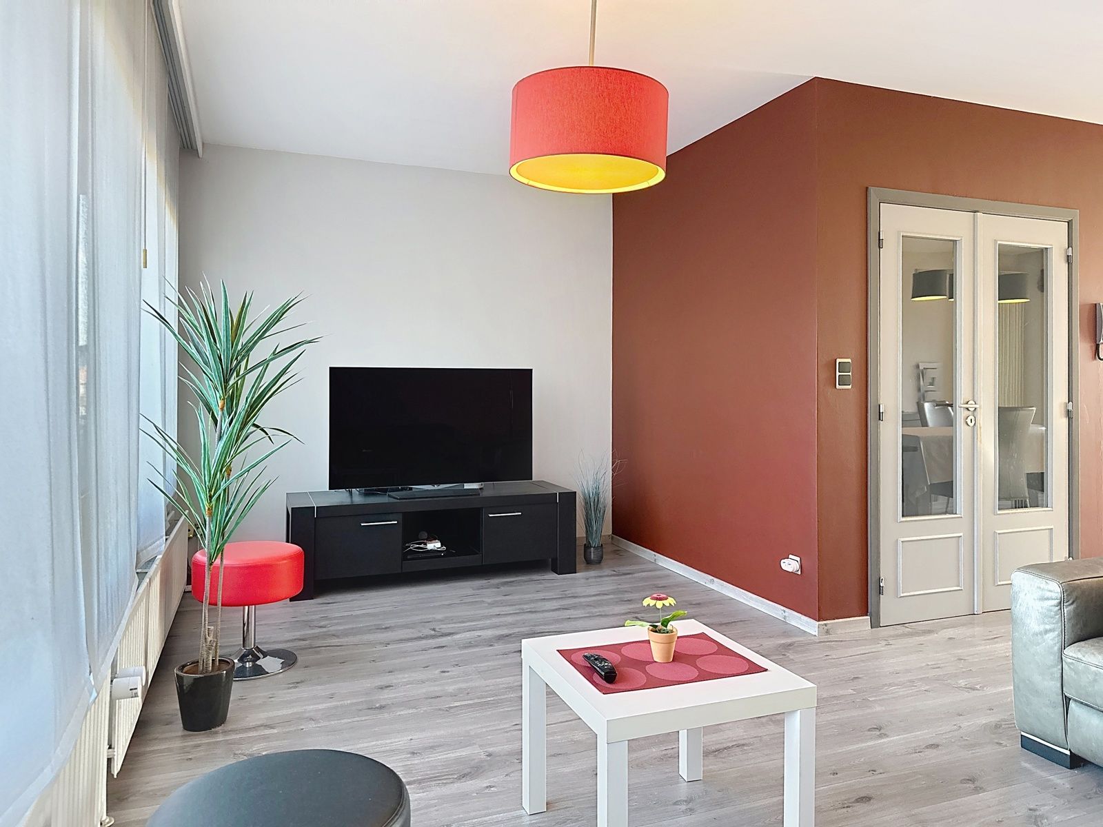 Centraal gelegen beletage met uitbouw en terras aan leefruimte foto 23