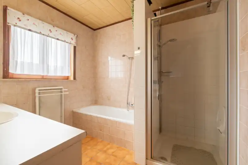 --- NIEUW --- Op te frissen ruime landelijke woning te Drongen! foto 13