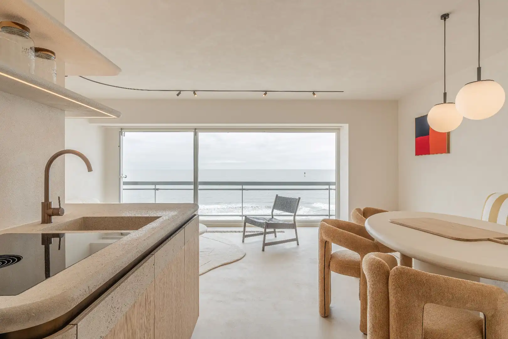 Uitzonderlijk gerenoveerd appartement met schitterende gevelbreedte op de Zeedijk in Knokke foto 6