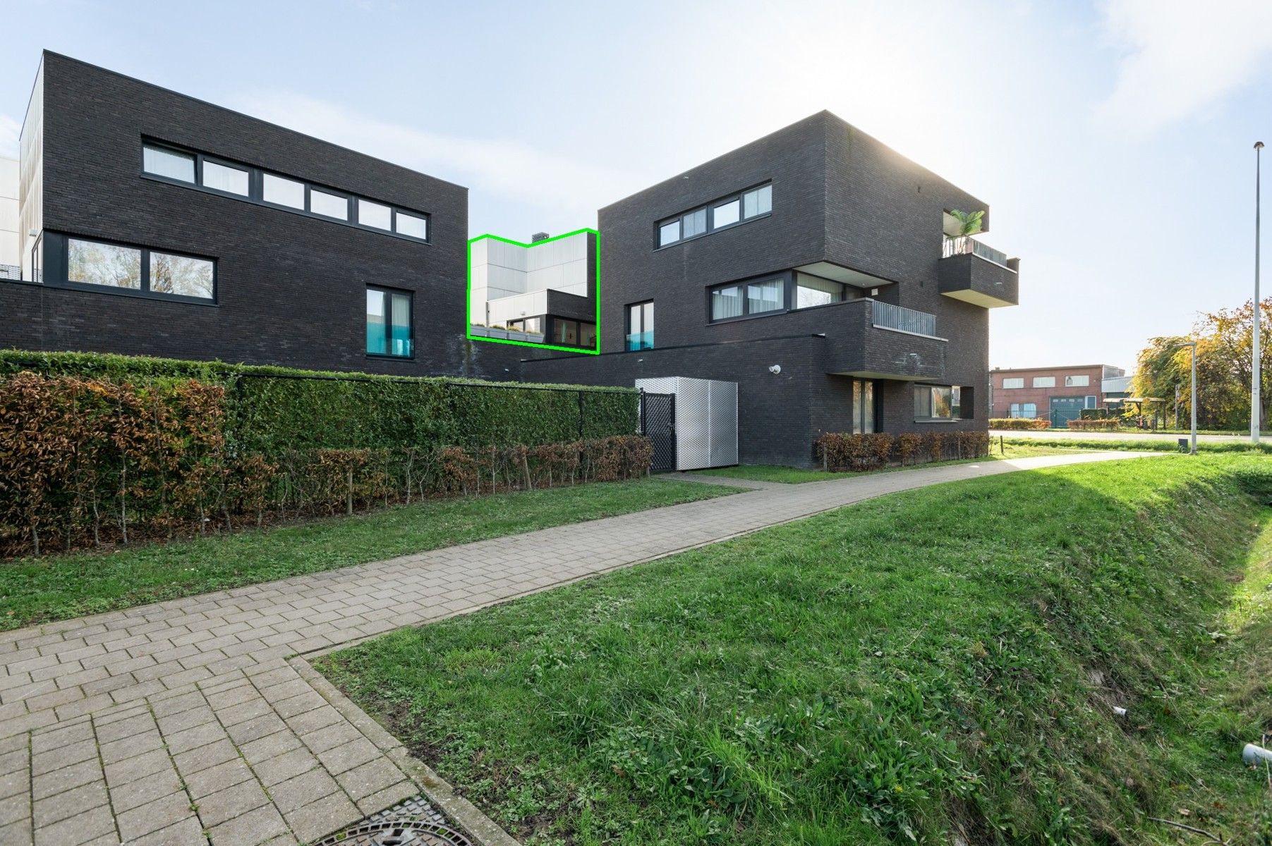 Recente en energiezuinige duplex met staanplaats foto 14