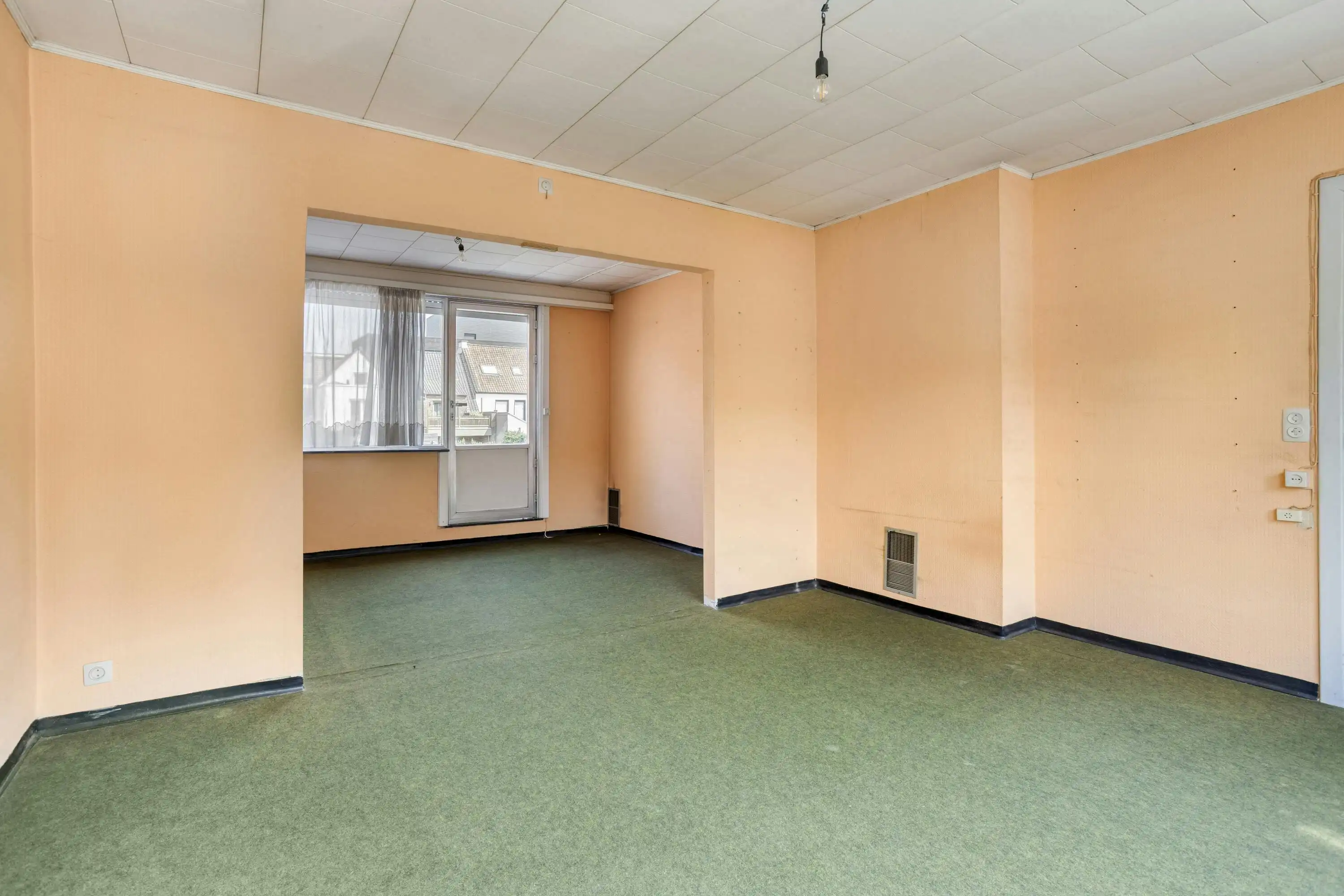 Solide huis met 4 slaapkamers, tuin, garage en kapel te koop foto 11