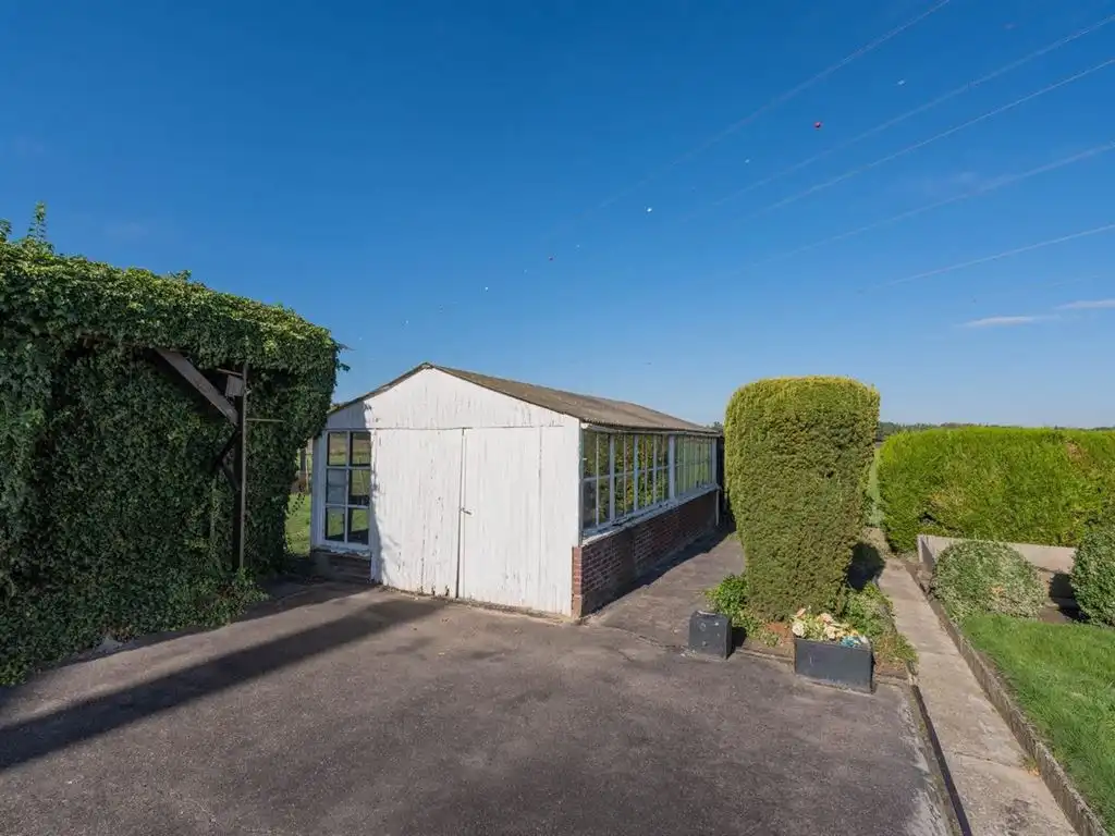 Landelijk gelegen vrijstaande woning op een riant perceel foto 8