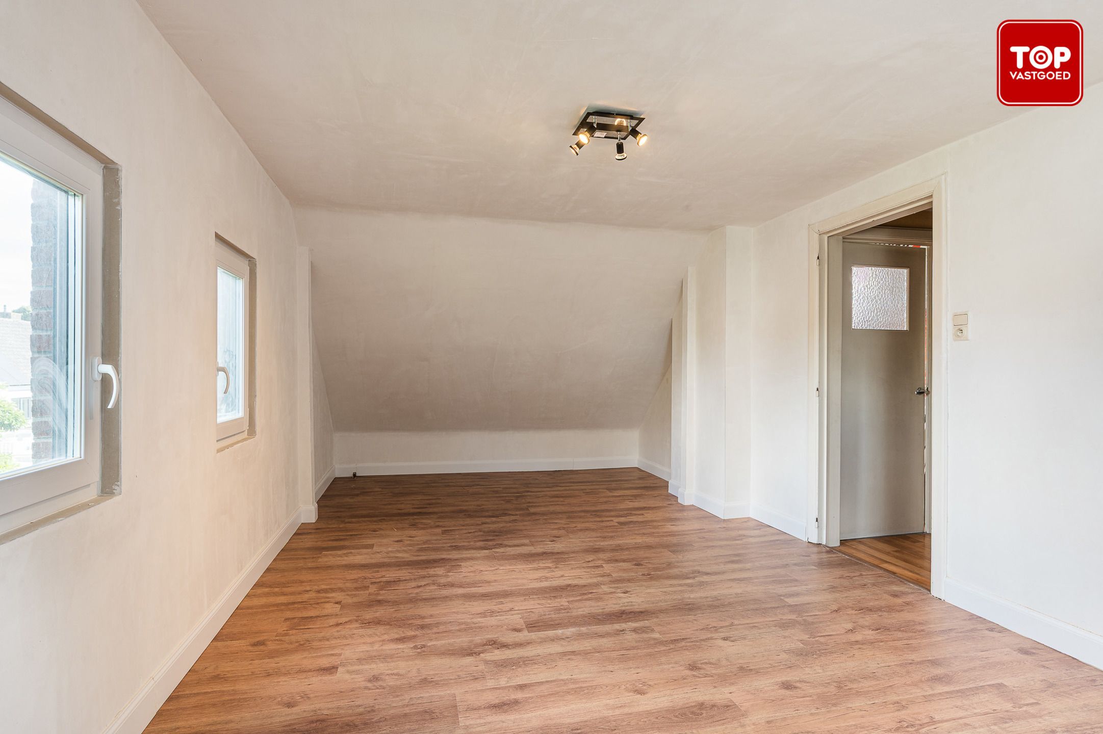 Instapklare HOB met 3 slaapkamers en rustgevende tuin foto 18