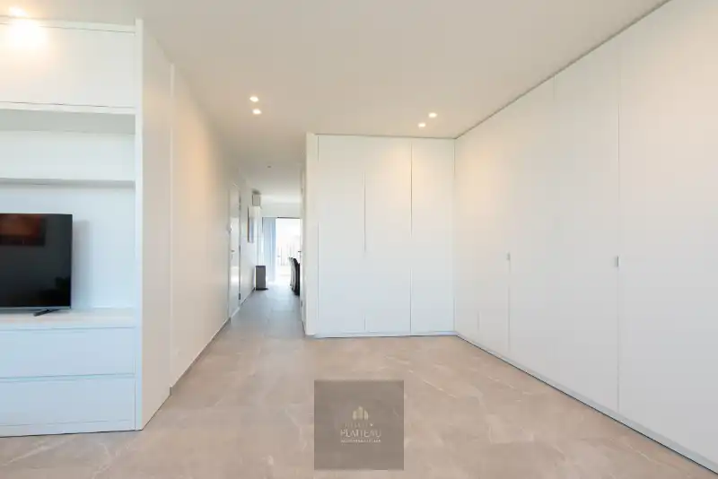Instapklaar recent luxueus duplex-appartement met 2 terrassen in residentie Lectus IX. foto 8