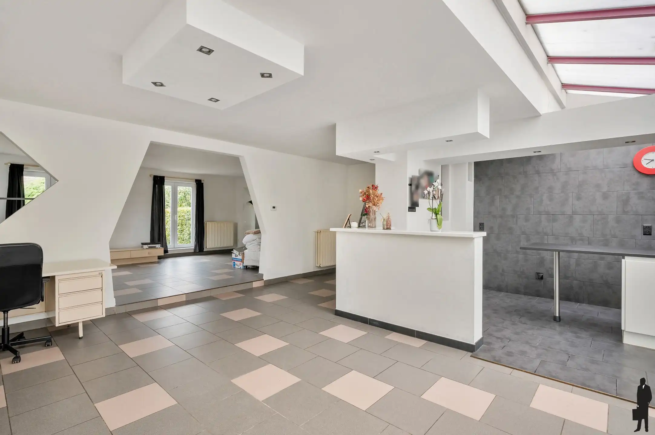 Op te frissen HOB pal in centrum! foto 9