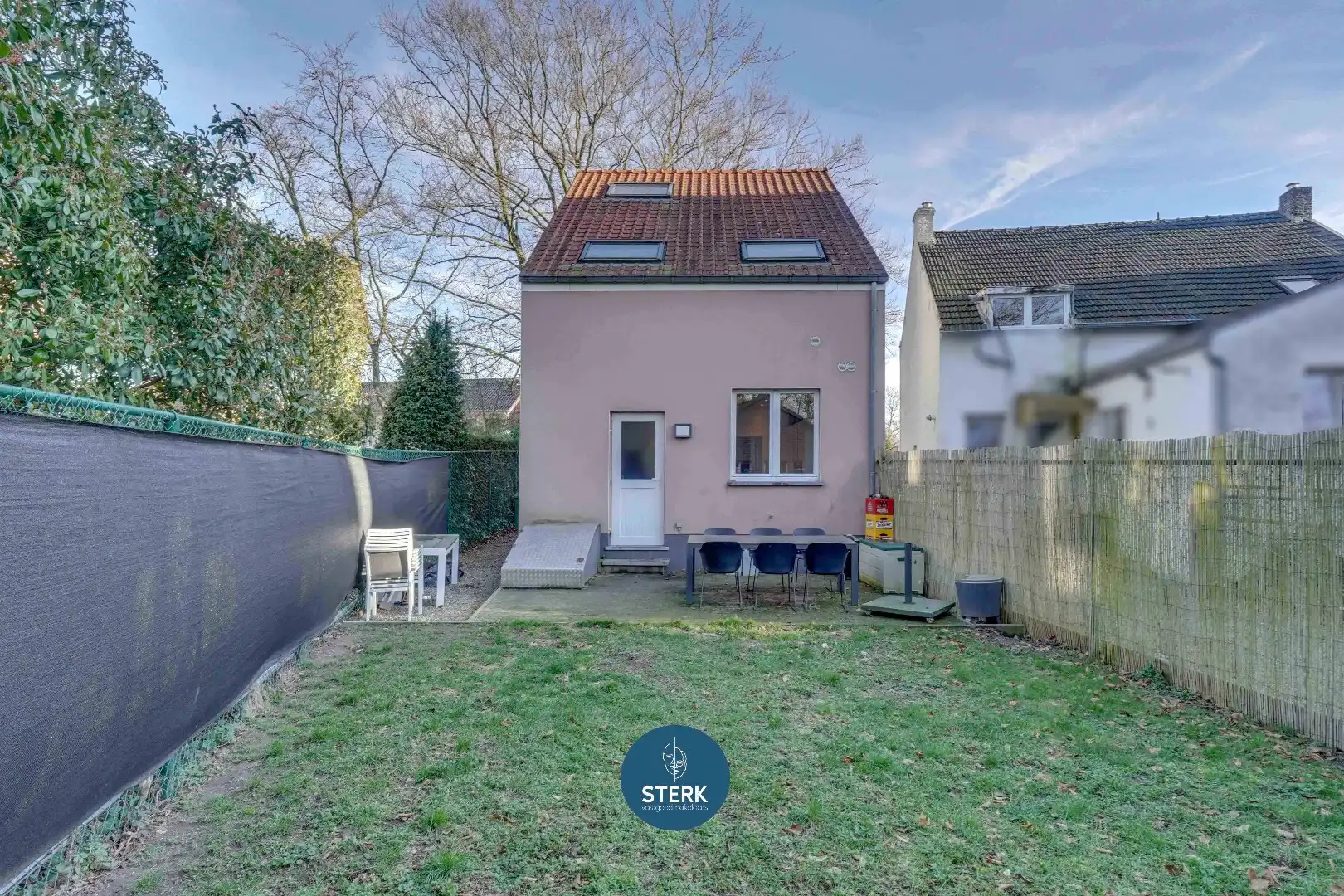 INSTAPKLARE WONING MET OP EEN CENTRALE LOCATIE LANAKEN !  foto 14