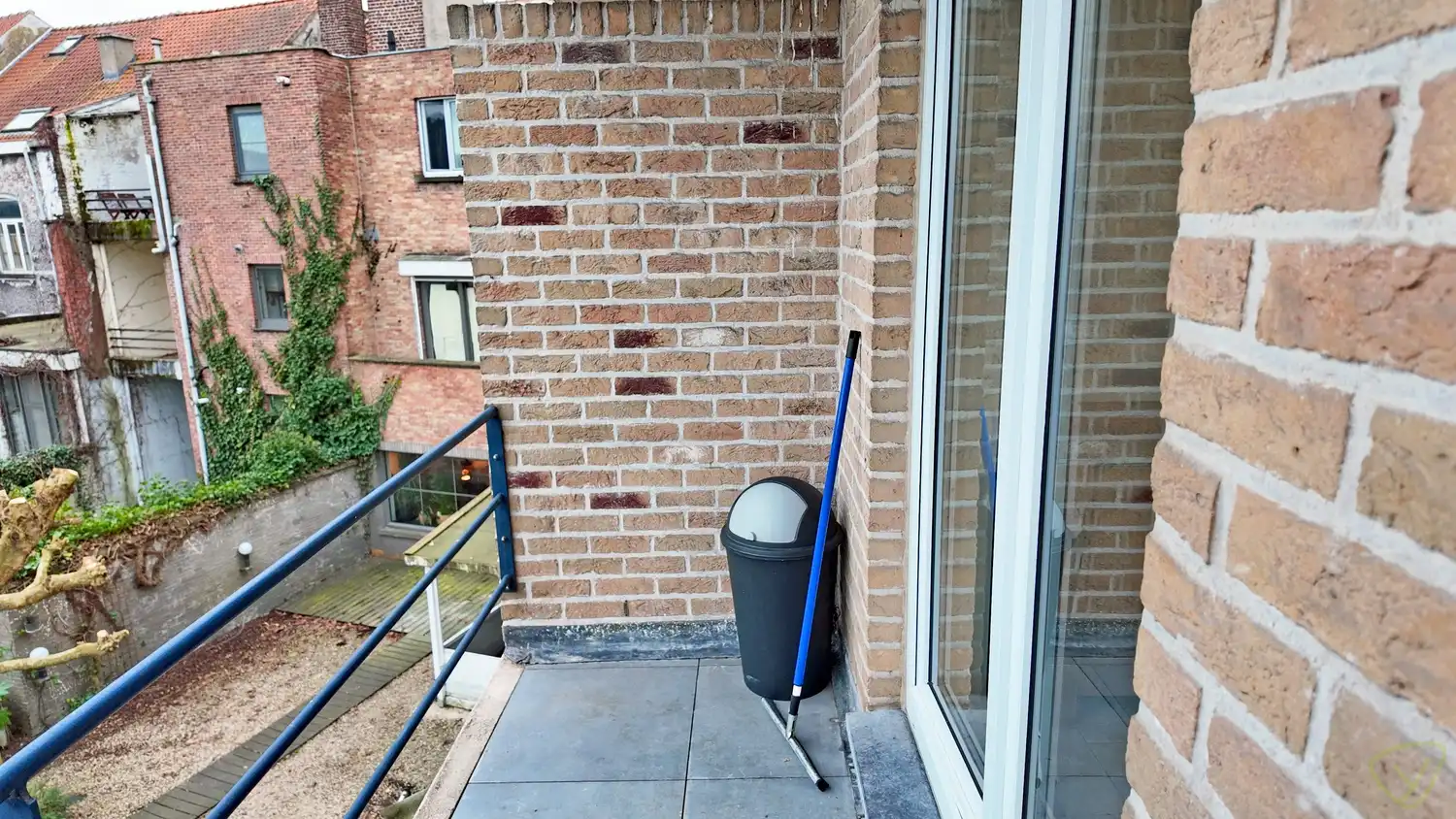 Instapklaar appartement te huur nabij centrum Eeklo! foto 12