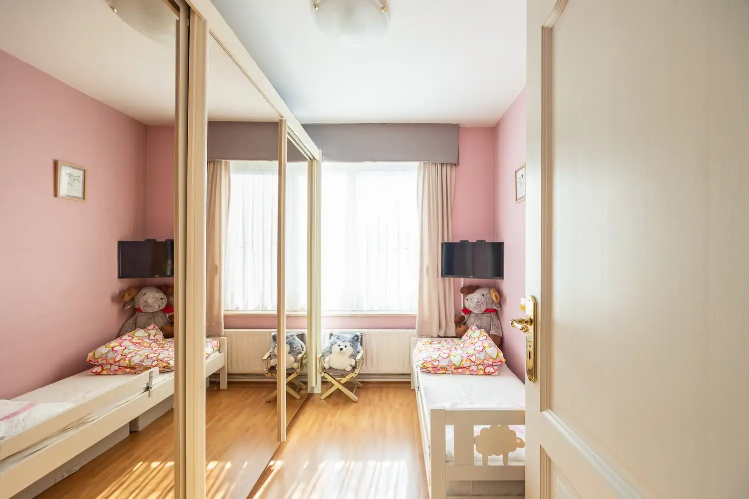 Instapklaar 3-slk gelijkvloersappartement met uitzonderlijke tuin (280m²) foto 23