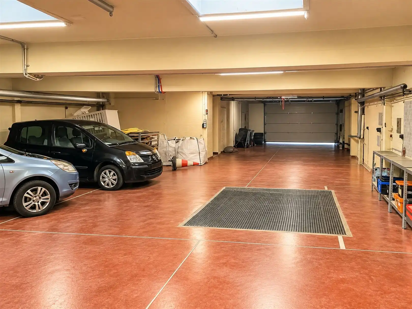Opbrengsteigendom met twee appartementen en magazijn te Sint-Niklaas foto 21
