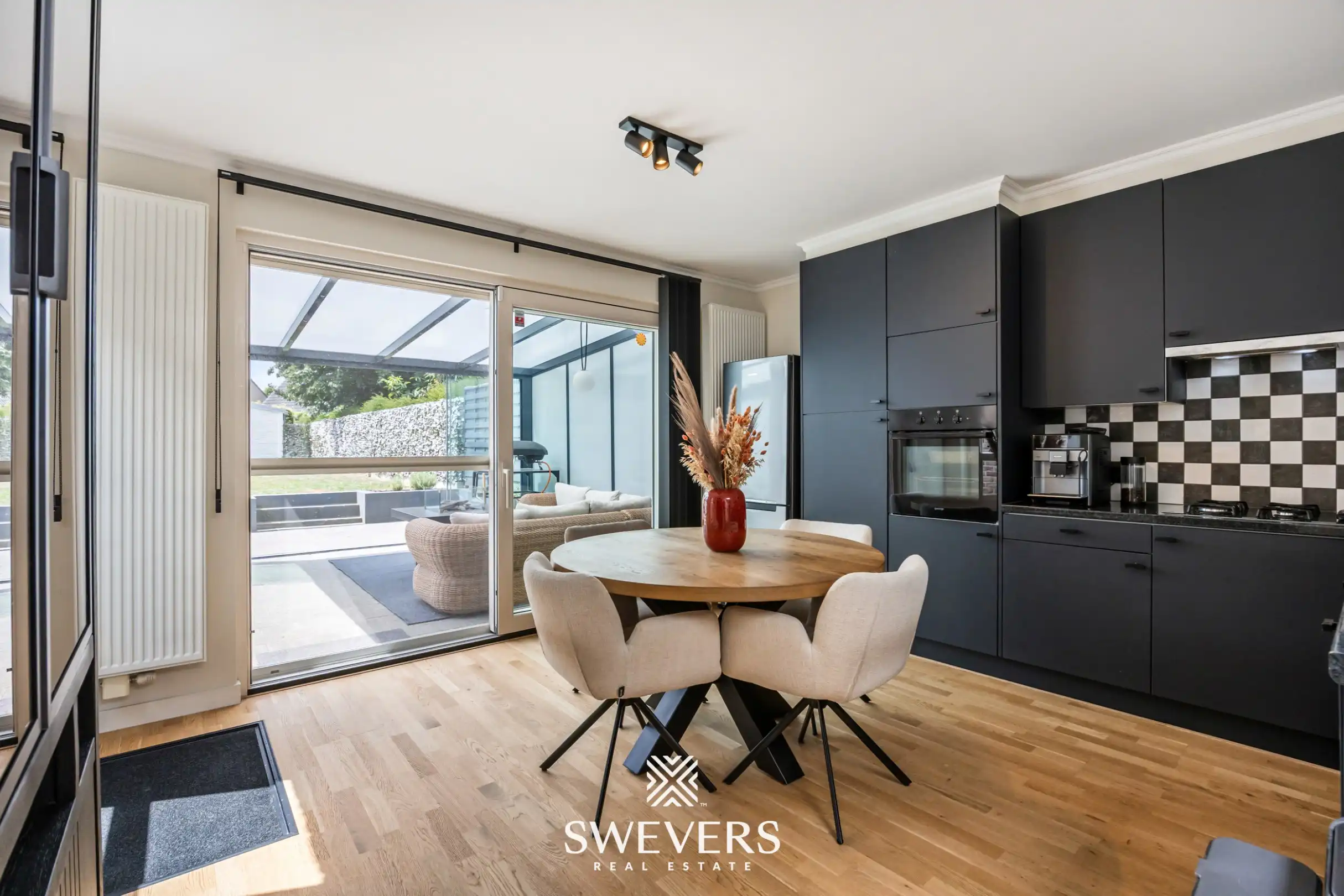 Gerenoveerde woning met gezellige tuin te Borgloon foto 6