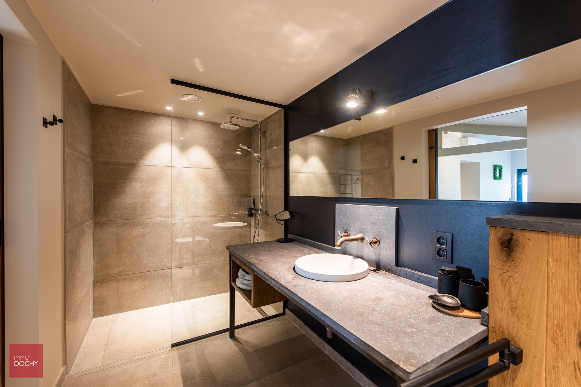 Zeer rustig gelegen vierkantshoeve met vergunde volumes foto 12