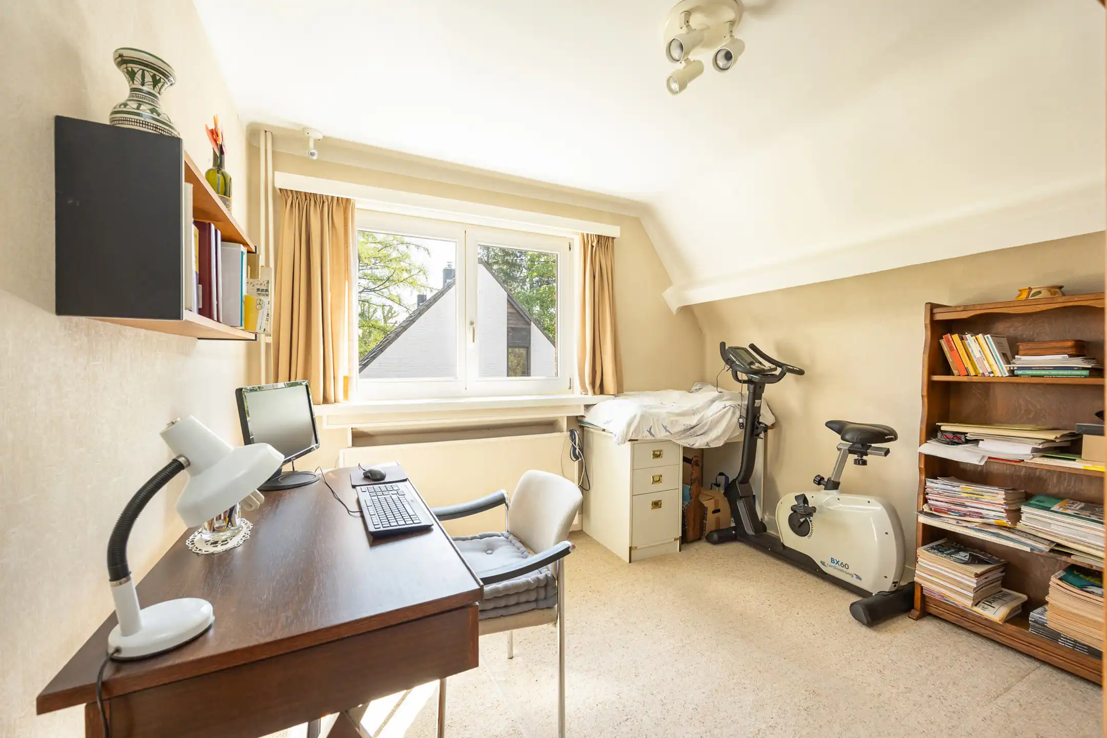 Charmante woning met 4 slpks op 742 m² met achteringang foto 24