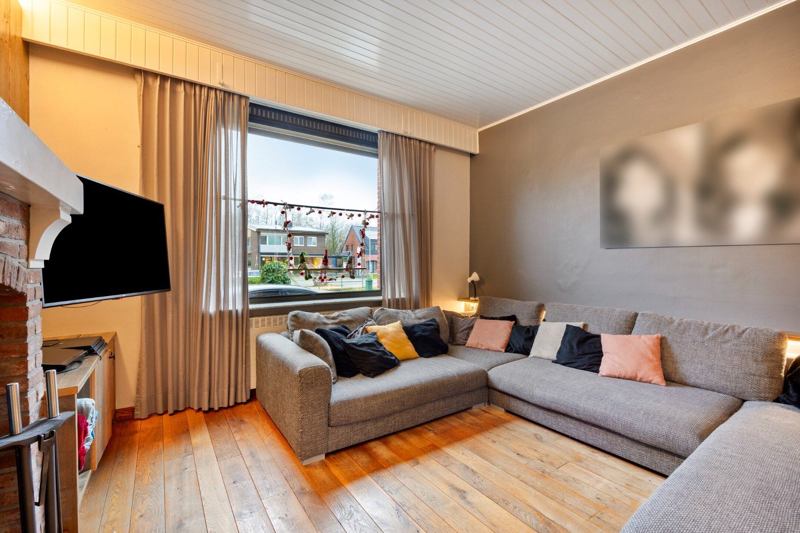 Ruim ingedeelde woning met 4 slpks op een mooi perceel van 21 are met achterliggend groen. foto 6