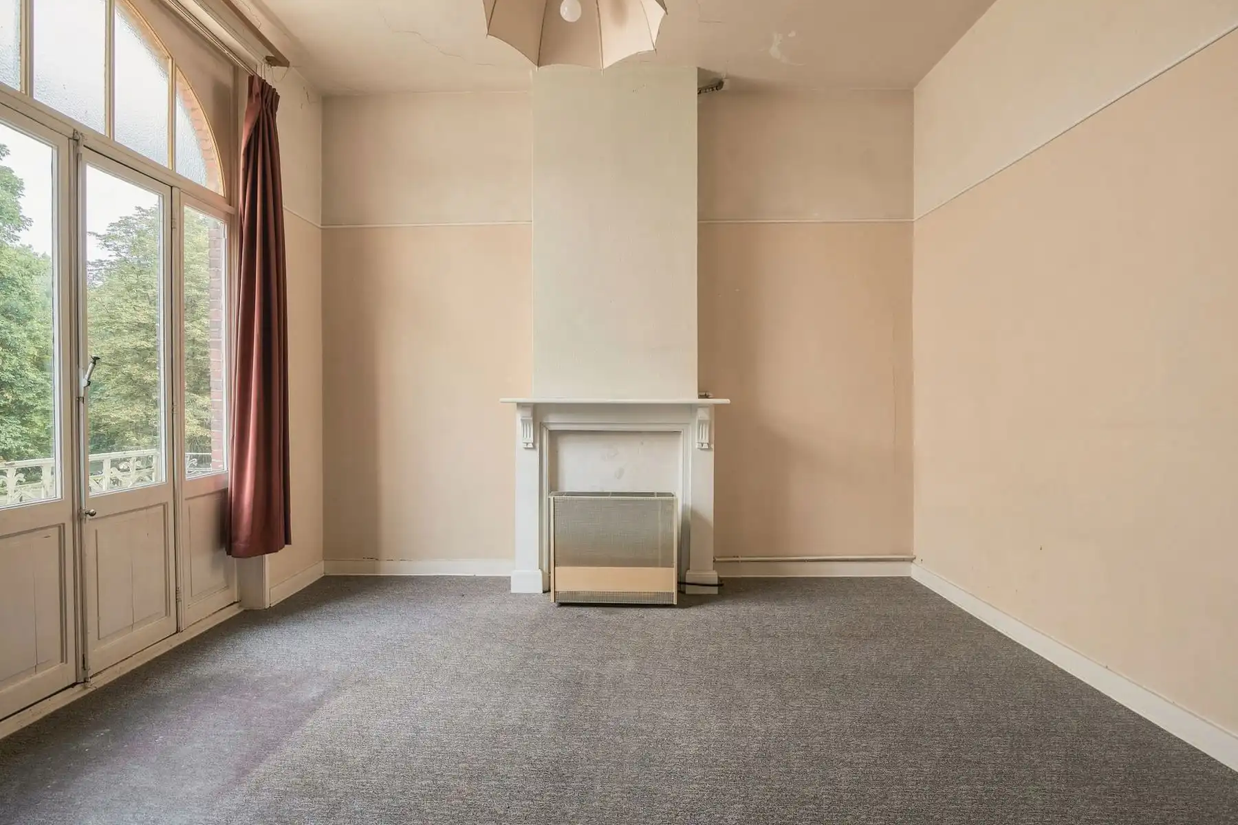 Te renoveren neoclassicistische woning op de rand van Bruge foto 18