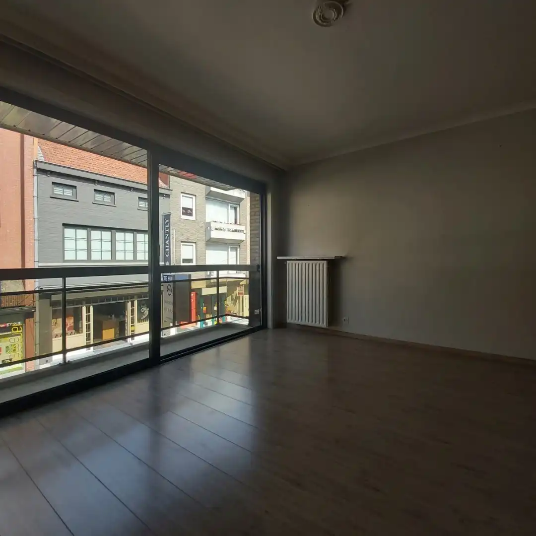 Appartement met 2 slaapkamers in het centrum van Izegem. Garage inbegrepen foto 5