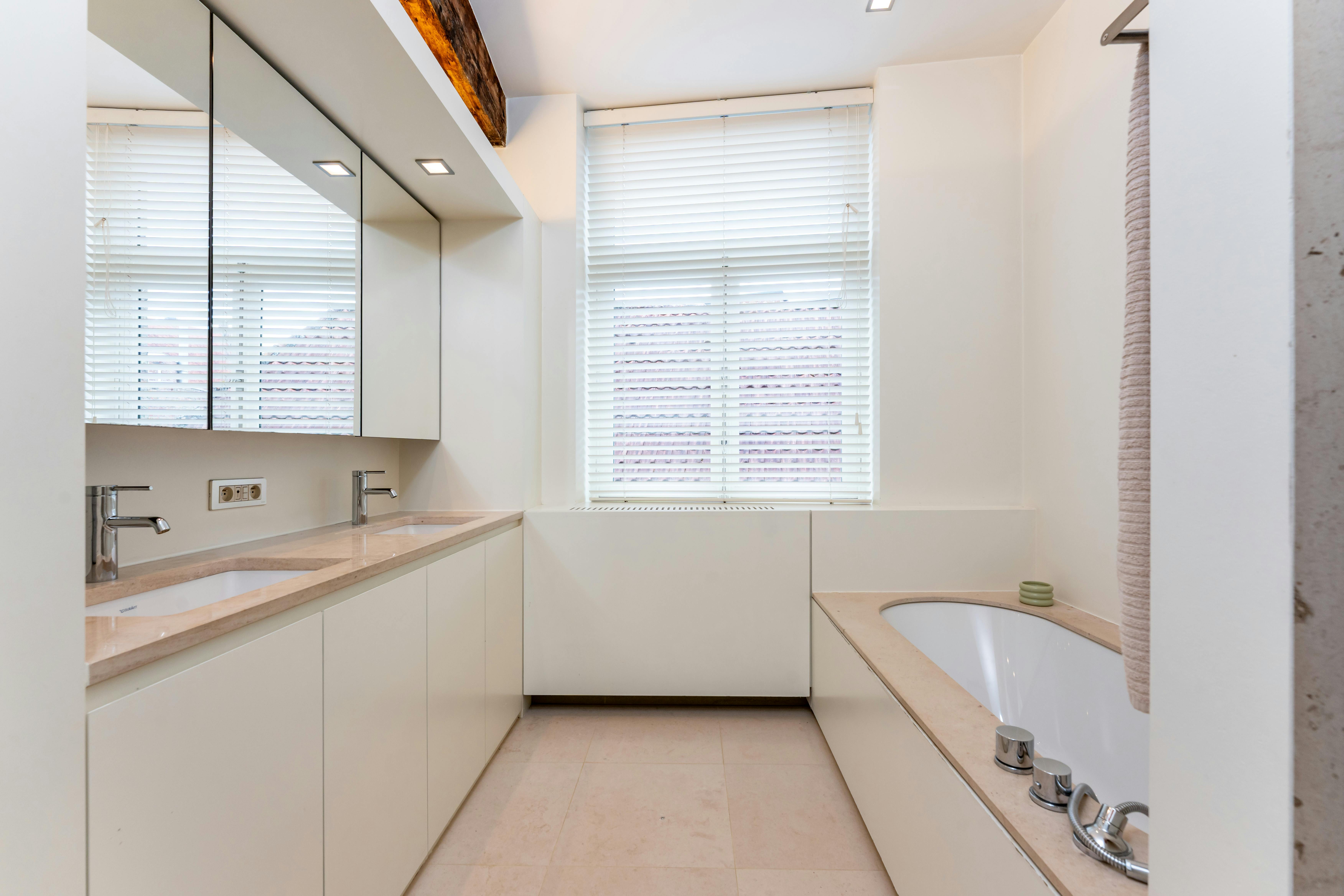 Exclusieve penthouse met historisch uitzicht in hartje Brugge foto 13