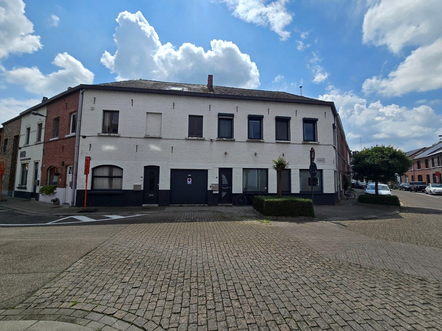 2 te renoveren woningen, nabij centrum, station  foto 1