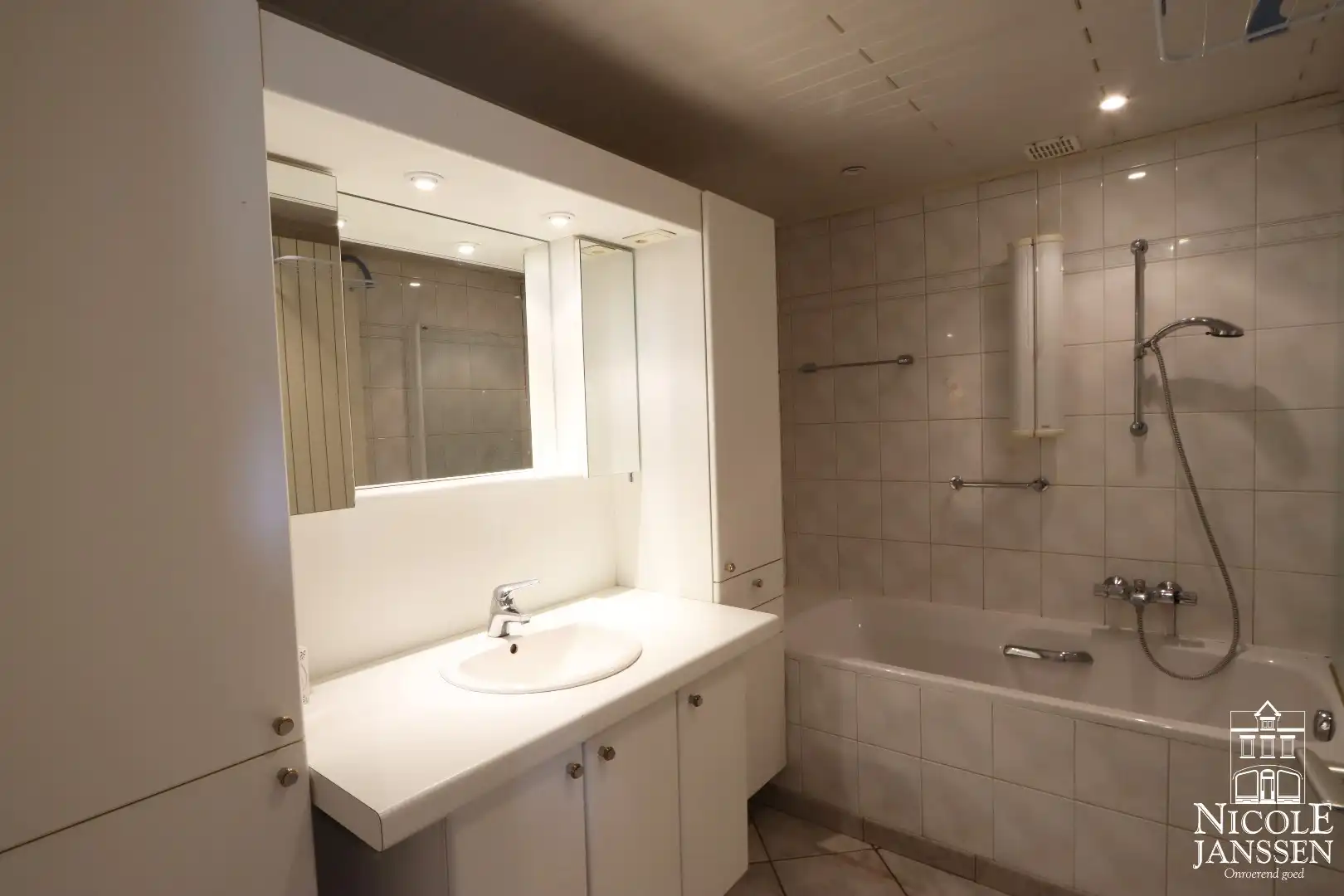 Praktisch ingedeelde gezinswoning met drie slaapkamers in Gerdingen foto 12