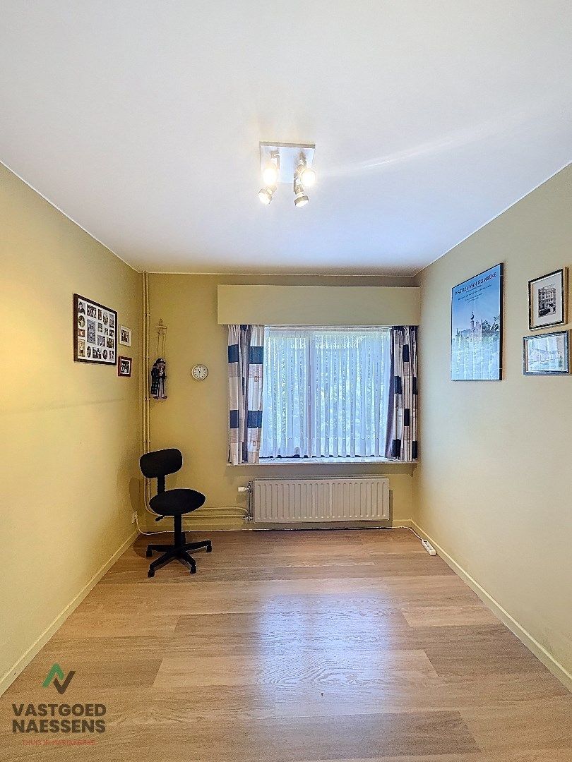 TE RENOVEREN BUNGALOW IN GEGEERDE WOONWIJK foto 23