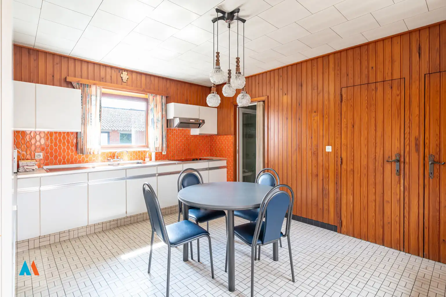 Langgevelhoeve met bijgebouwen in Loenhout foto 5